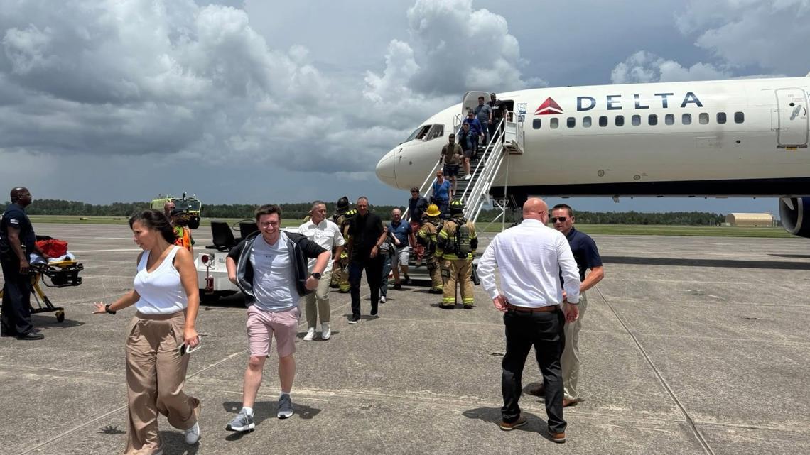 Flight emergency lands at Cecil Airport in Jacksonville