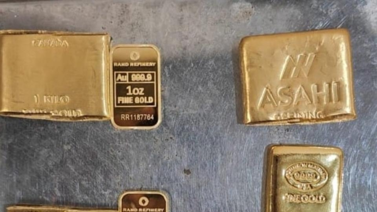 Air India crew member held for smuggling gold worth ₹1.41 crore | Mumbai news